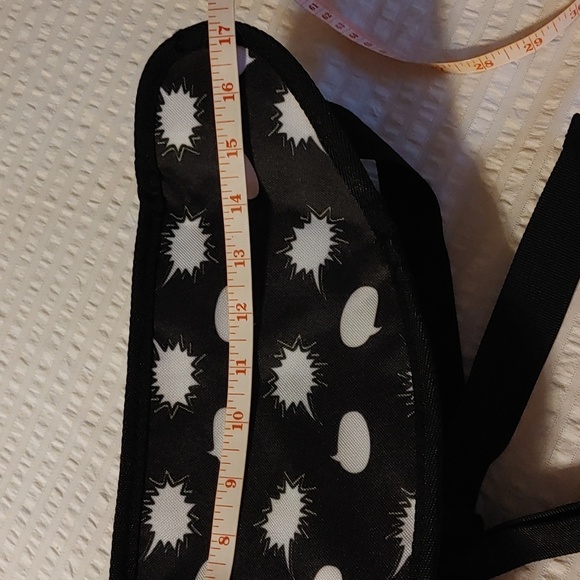 NWT Asics Unisex Belt Bag/ Fanny Pack - Picture 8 of 10